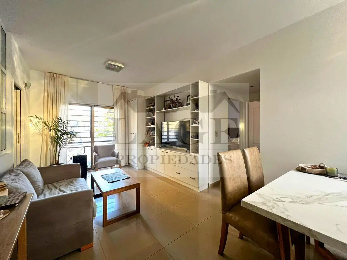 TIPO CASA PH SIN EXPENSAS DE 3 AMB C/PATIO DE 73 M² TOTALES 3