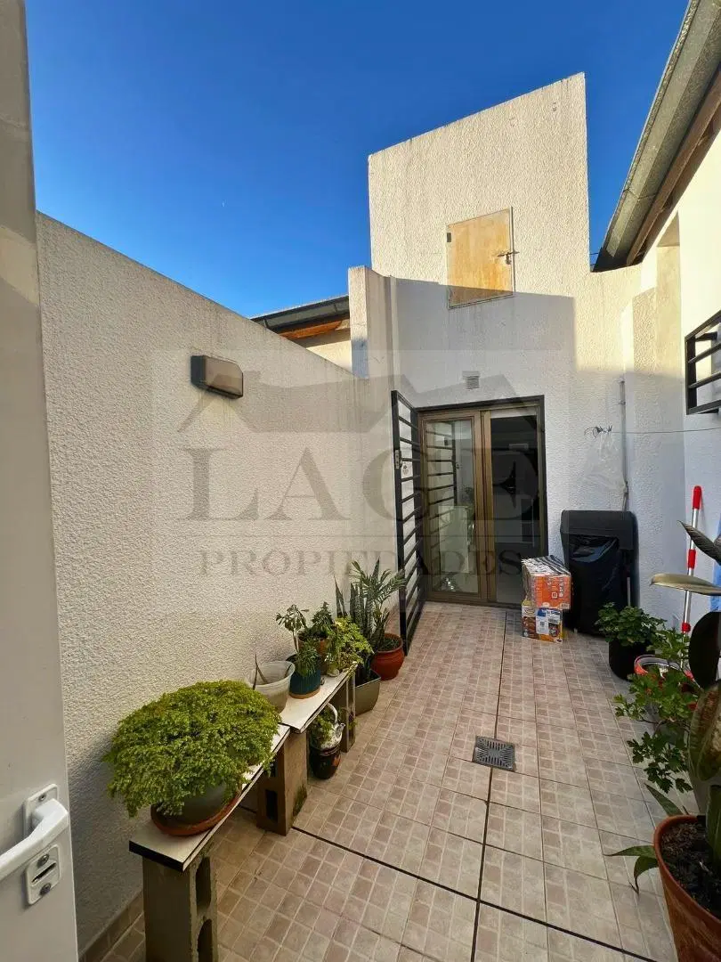TIPO CASA PH SIN EXPENSAS DE 3 AMB C/PATIO DE 73 M² TOTALES 4