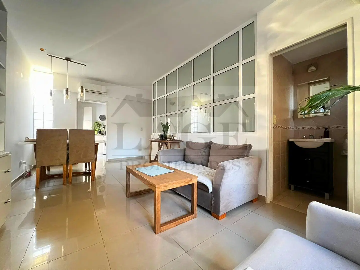TIPO CASA PH SIN EXPENSAS DE 3 AMB C/PATIO DE 73 M² TOTALES 4