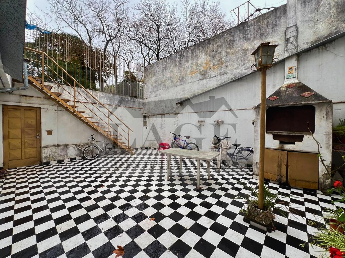 Foto de CASA SOBRE LOTE PROPIO DE 8,66 X 17 M A REFACCIONAR, imagen 3