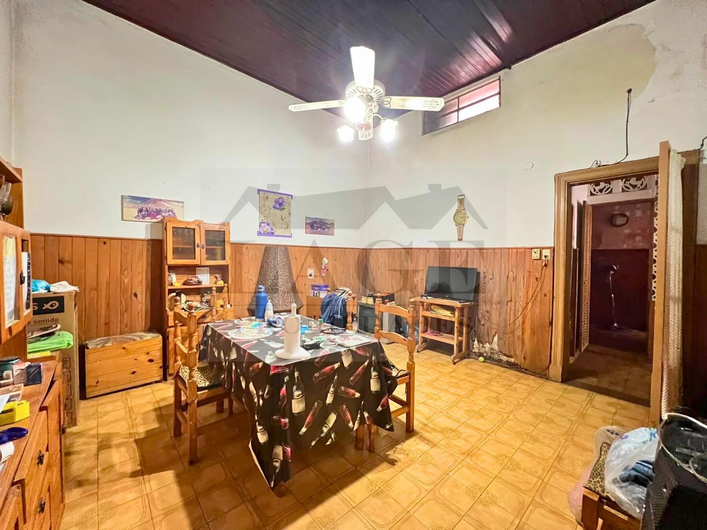 Foto de CASA SOBRE LOTE PROPIO DE 8,66 X 17 M A REFACCIONAR, imagen 4