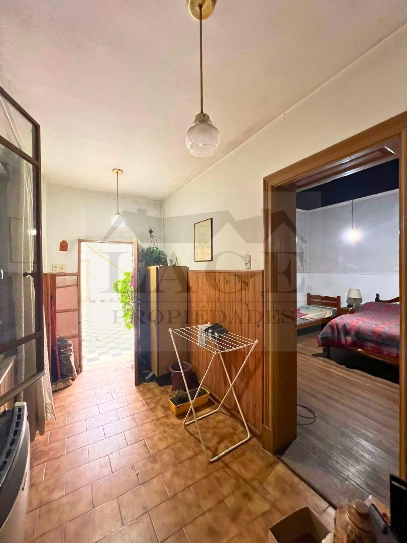Foto de CASA SOBRE LOTE PROPIO DE 8,66 X 17 M A REFACCIONAR, imagen 1