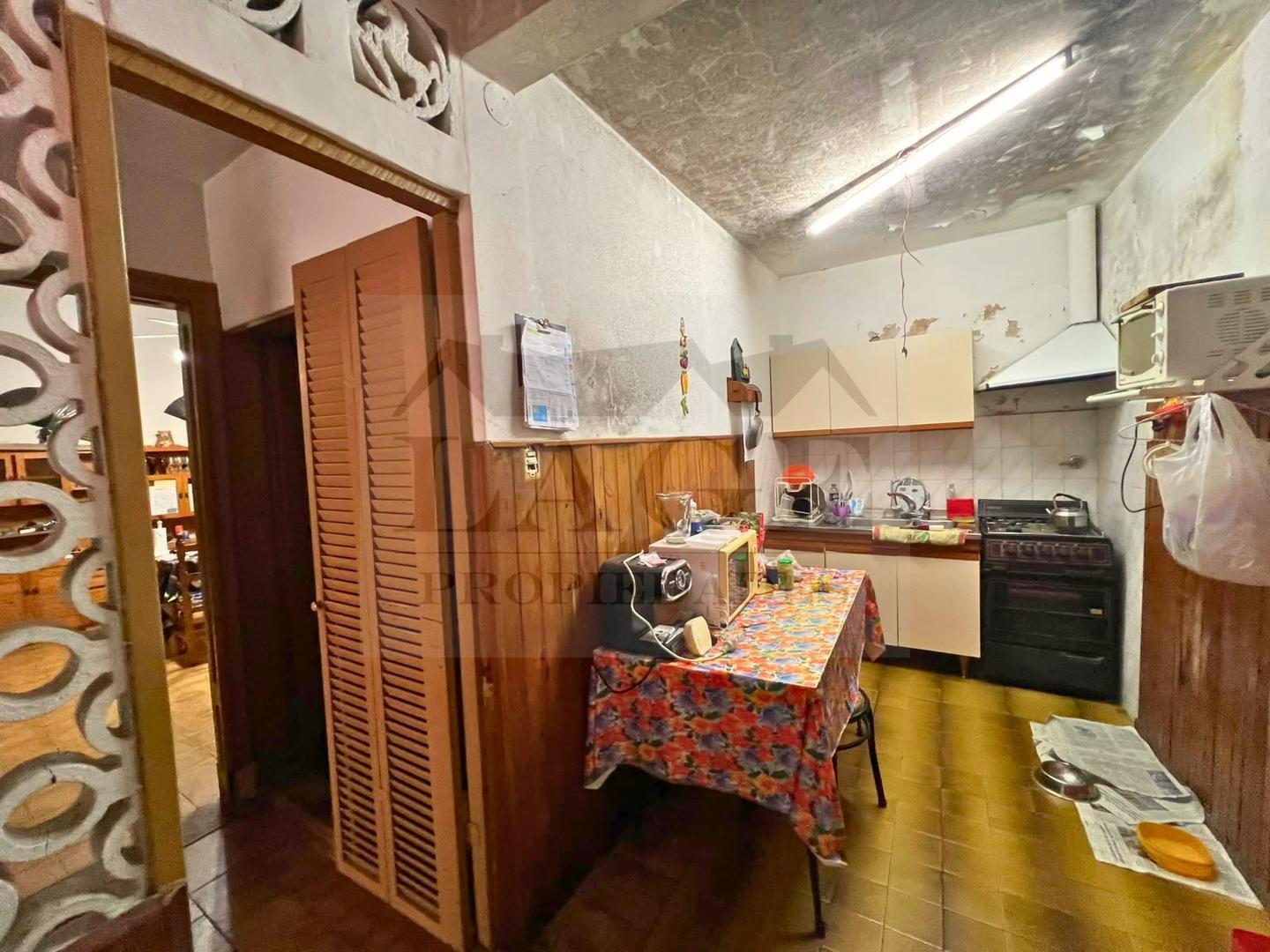 Foto de CASA SOBRE LOTE PROPIO DE 8,66 X 17 M A REFACCIONAR, imagen 5