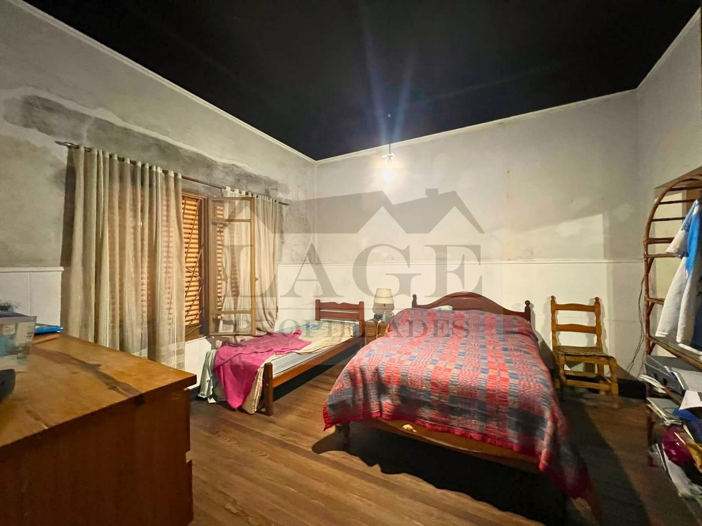 Foto de CASA SOBRE LOTE PROPIO DE 8,66 X 17 M A REFACCIONAR, imagen 1