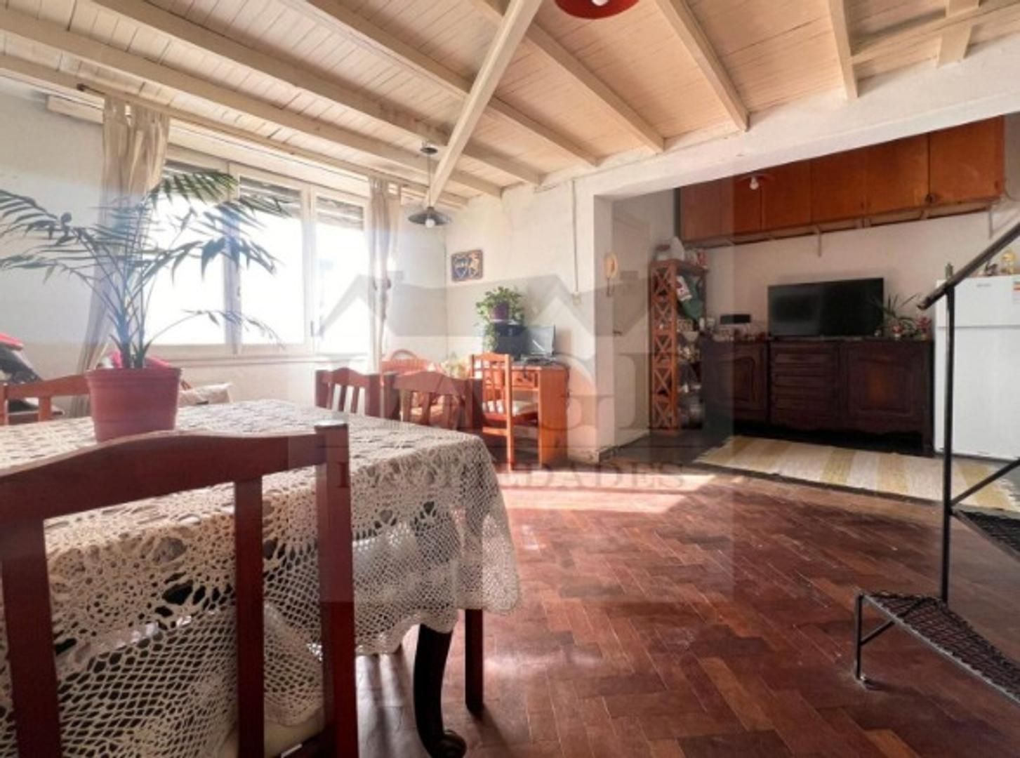 Foto de 3 AMB + ESCRITORIO DUPLEX PATIO TERRAZA(chica) BAJA EXPENSA, imagen 3