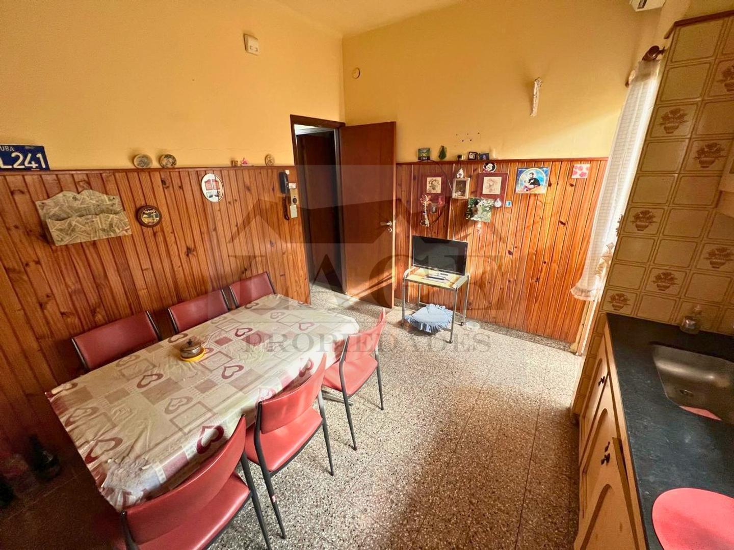 Foto de MUY BUEN PH PB 3 AMB + ESCRITORIO PATIO, PARRILLA S/EXPENSA, imagen 4