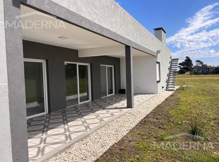 Casa en  Barrio El Cardon Links Miramar 3