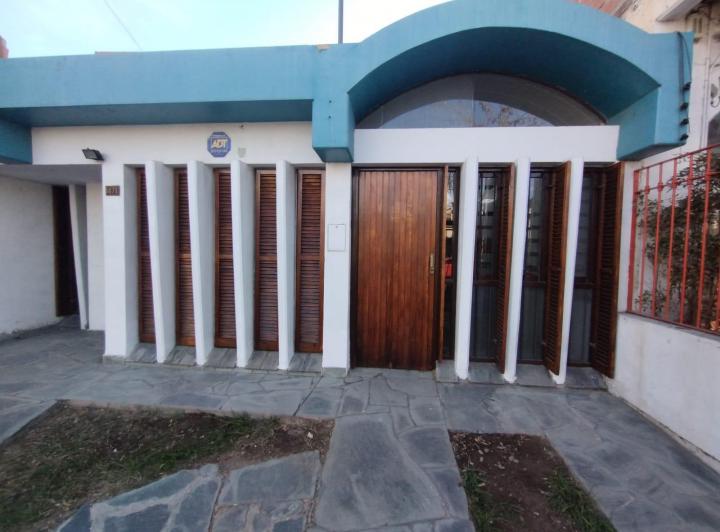 CASA EN VENTA (BARRIO TRAPICHE - GODOY CRUZ) 2