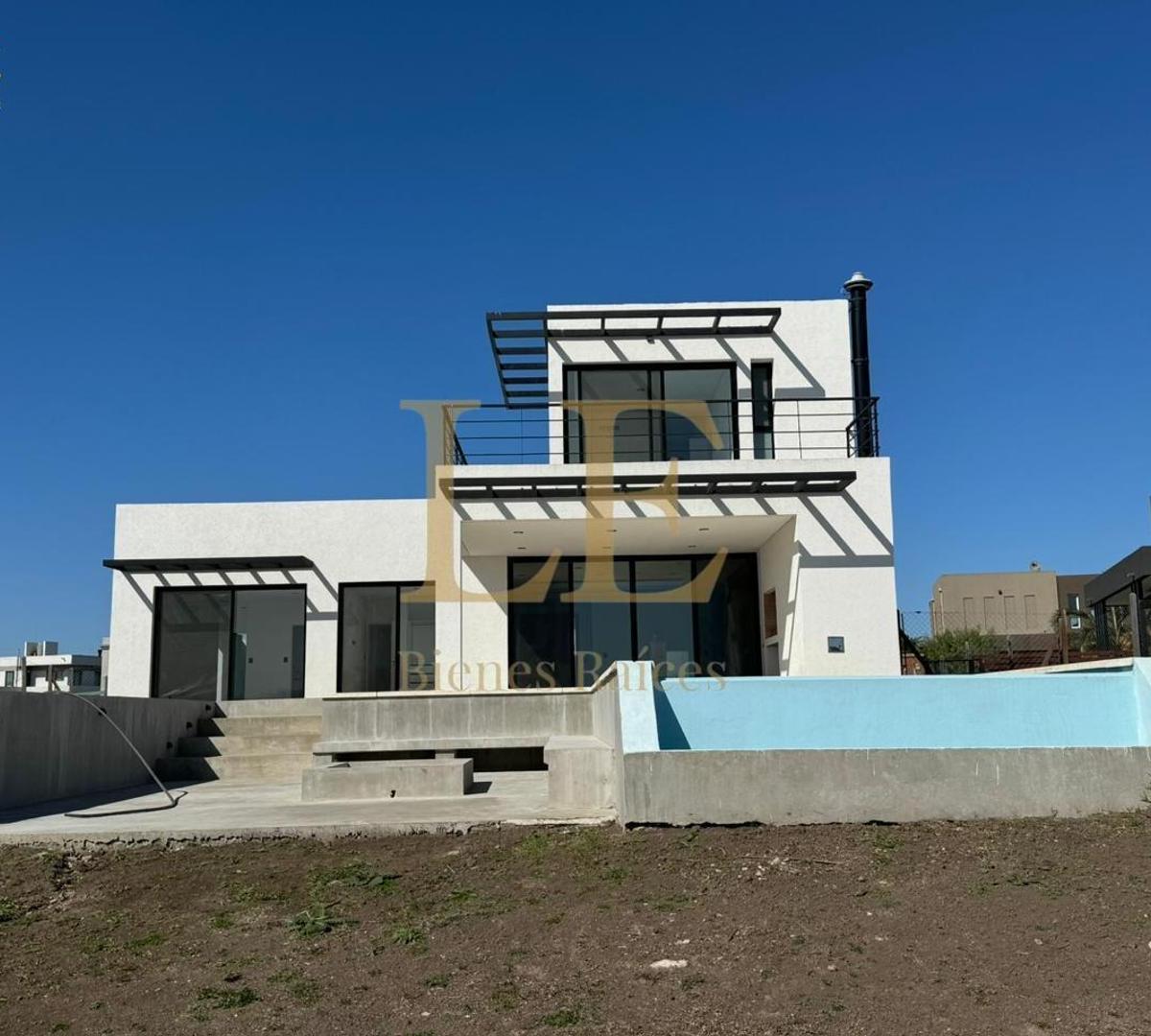 CASA A LA VENTA - SAN SEBASTIAN A LA LAGUNA