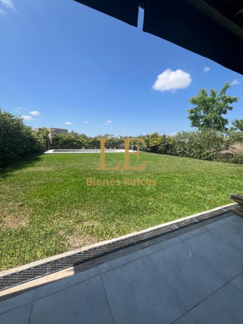 Venta Casa Barrio Santa Elena - Pilar del Este 4