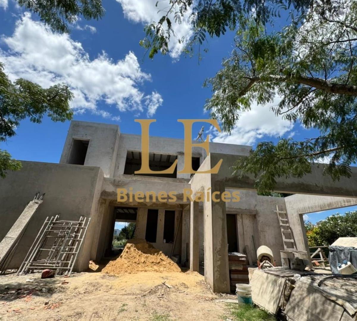 VENTA CASA EN EL CANTON A LA LAGUNA
