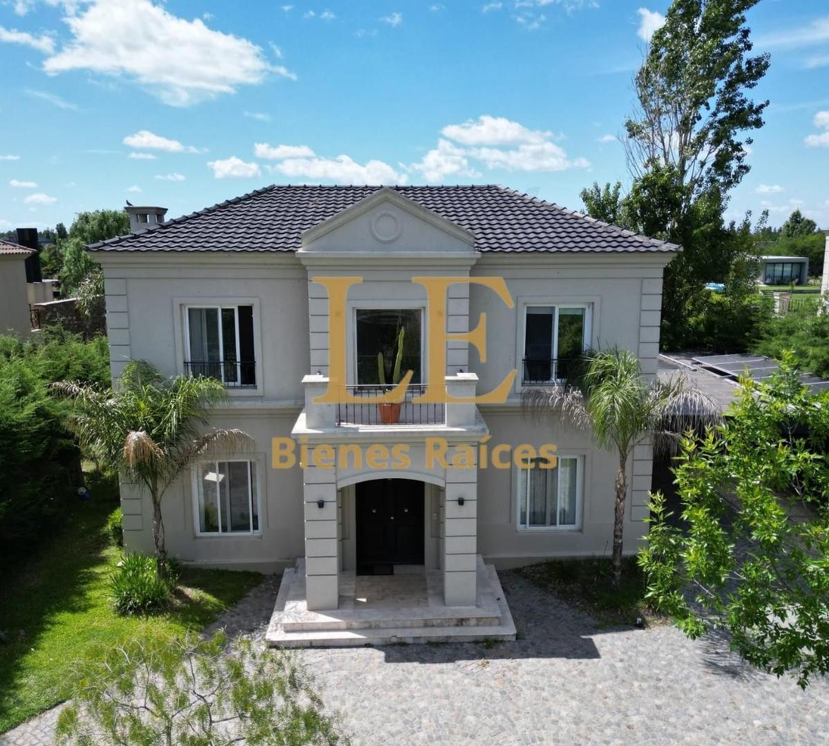 Venta Casa San Marco al Rio Villanueva.Con Renta