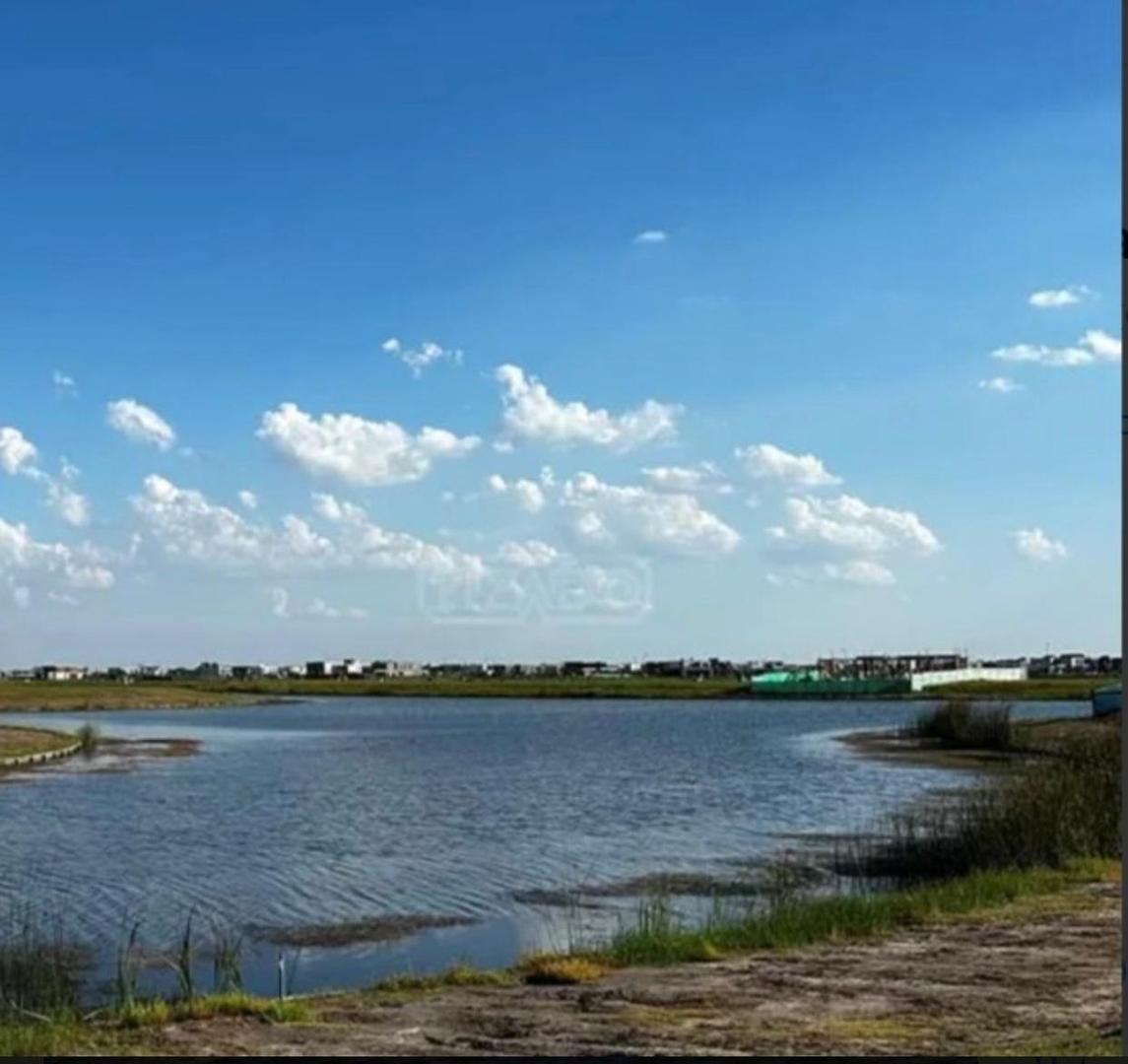 VENTA LOTE AL AGUA