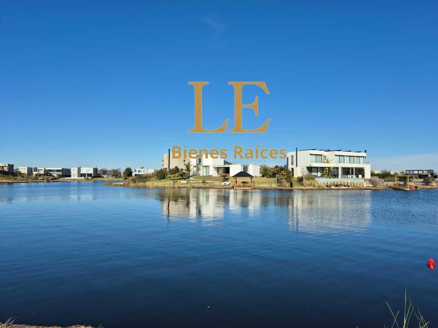 Venta de lote al agua en Barrio Muelles, Puertos del Lago.