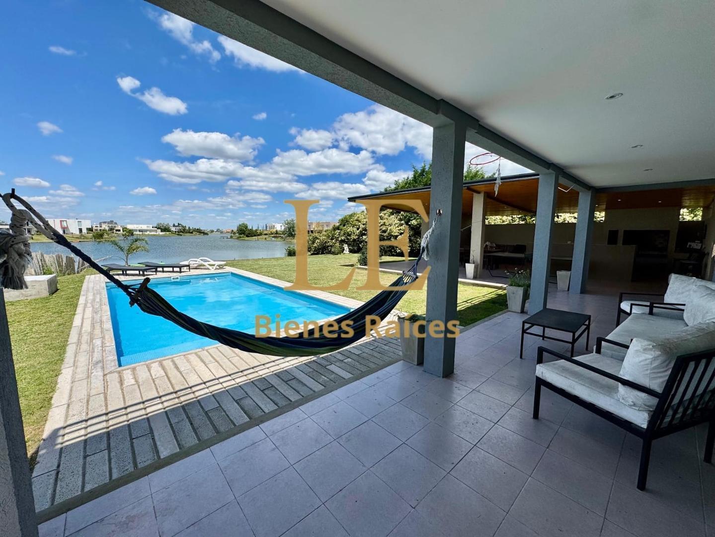 Venta Casa en San Sebastian - Área 5