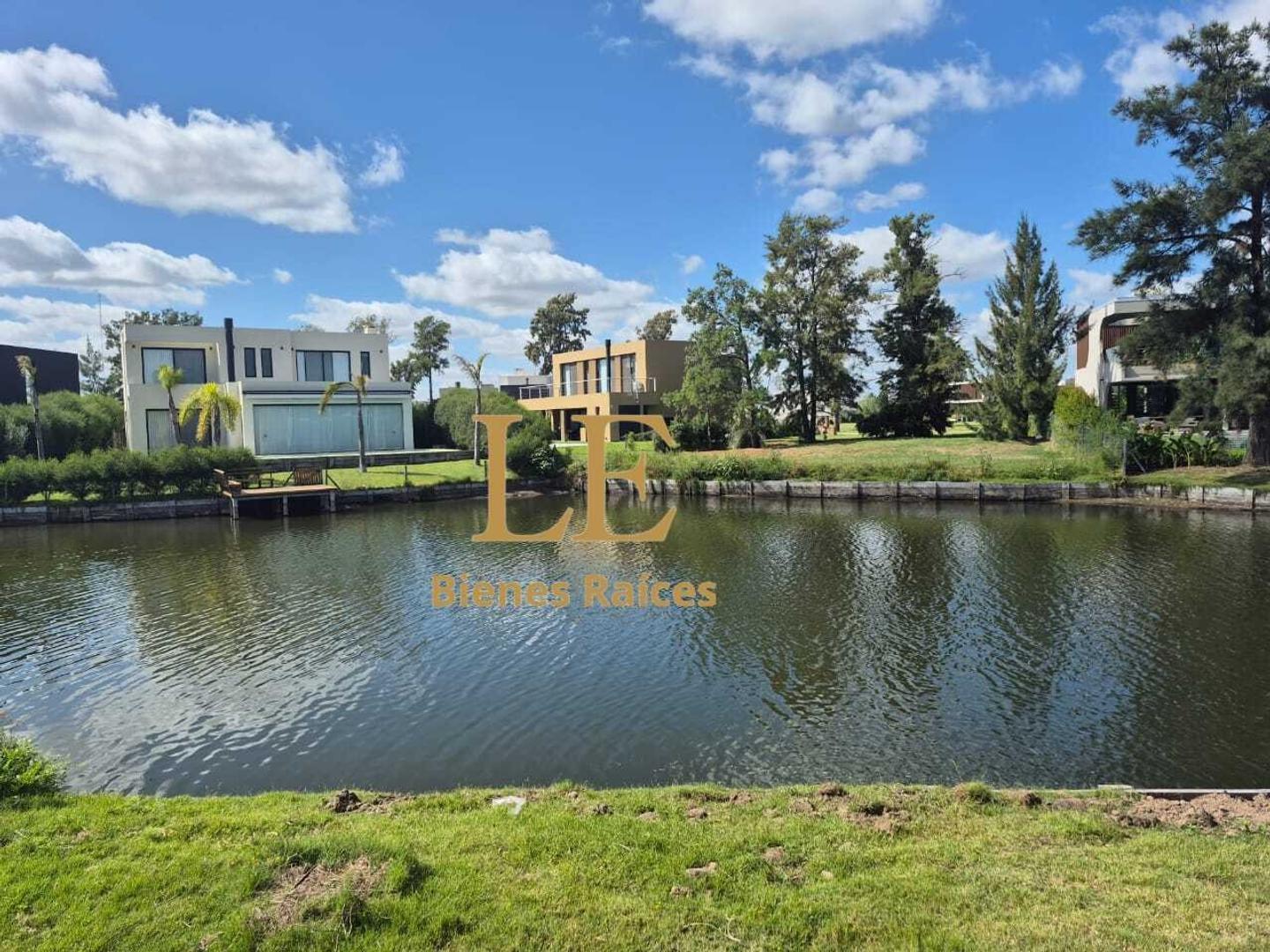 Venta casa a estrenar, Laguna Grande, Villanueva
