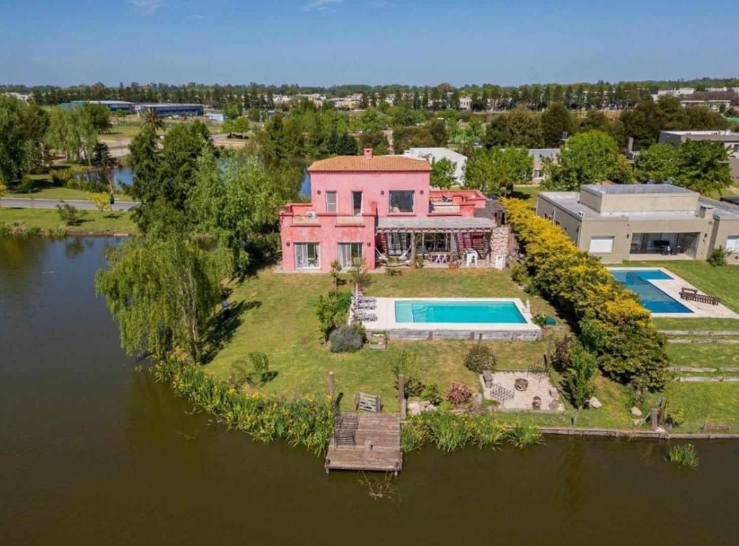 Venta Casa en Canton a la Laguna