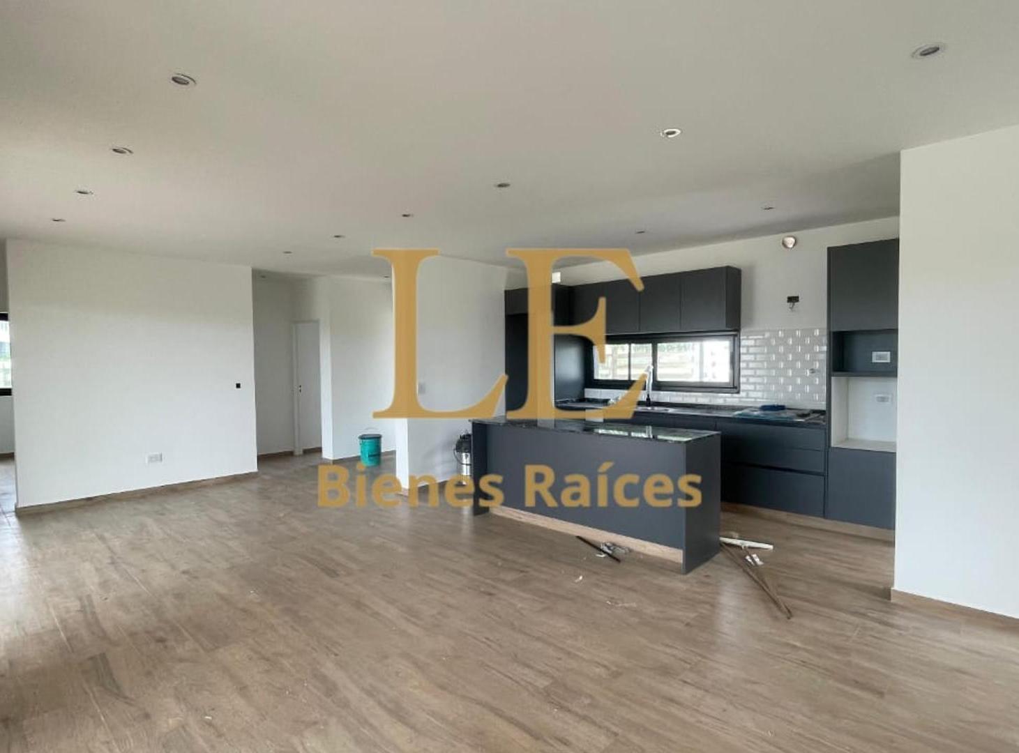 Venta Casa en San Sebastián - Área 1