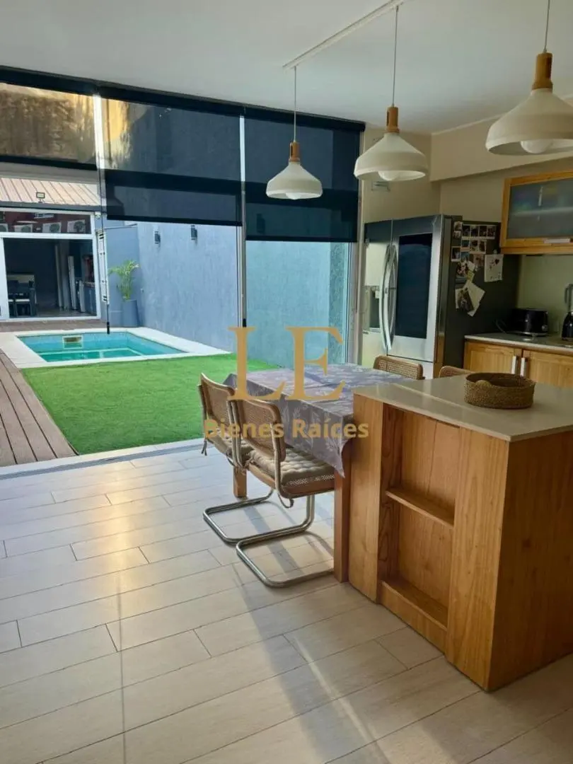 CASA EN VENTA CON PILETA, COLEGIALES 2