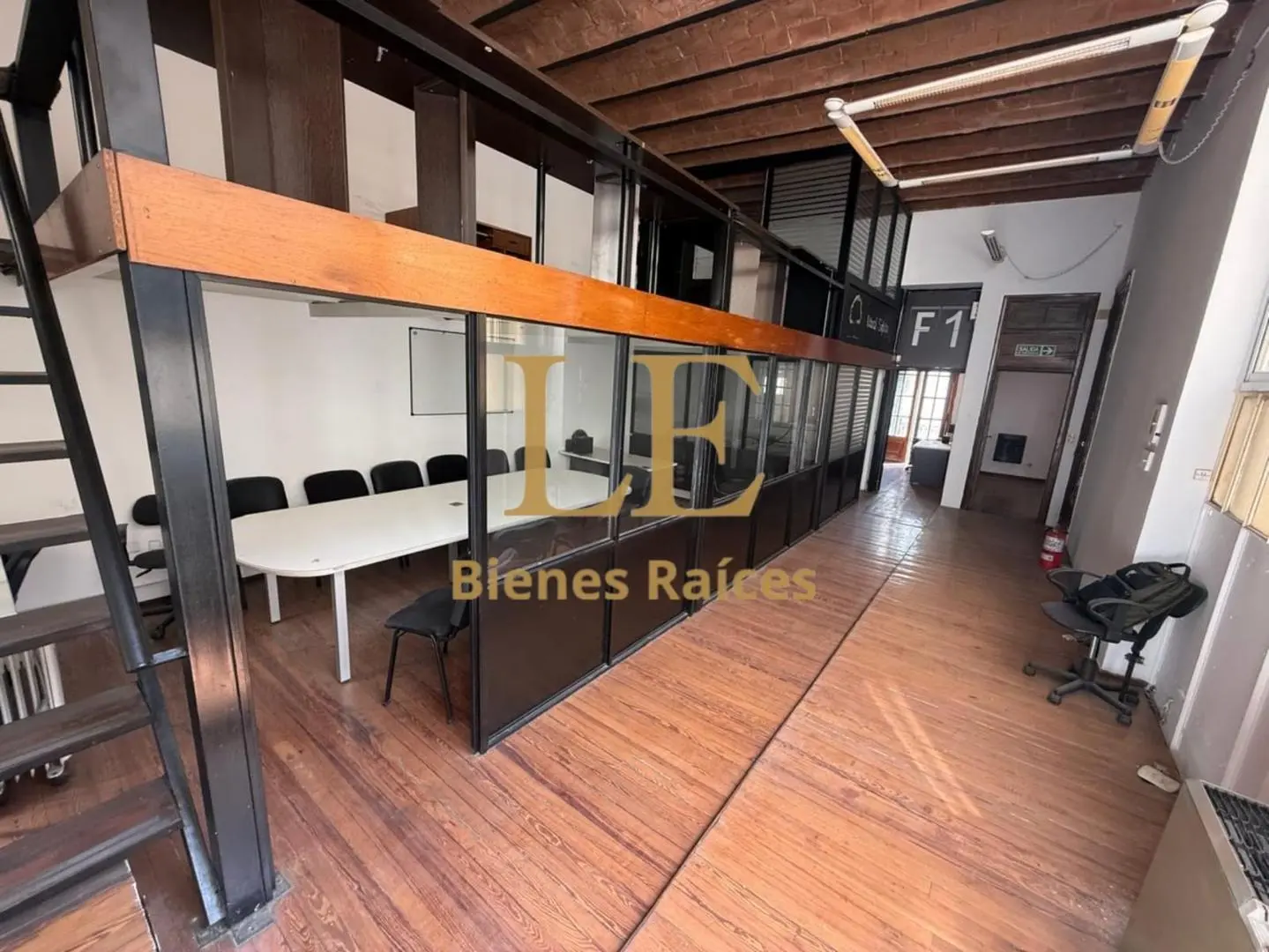 Venta Oficina en Monserrat 5