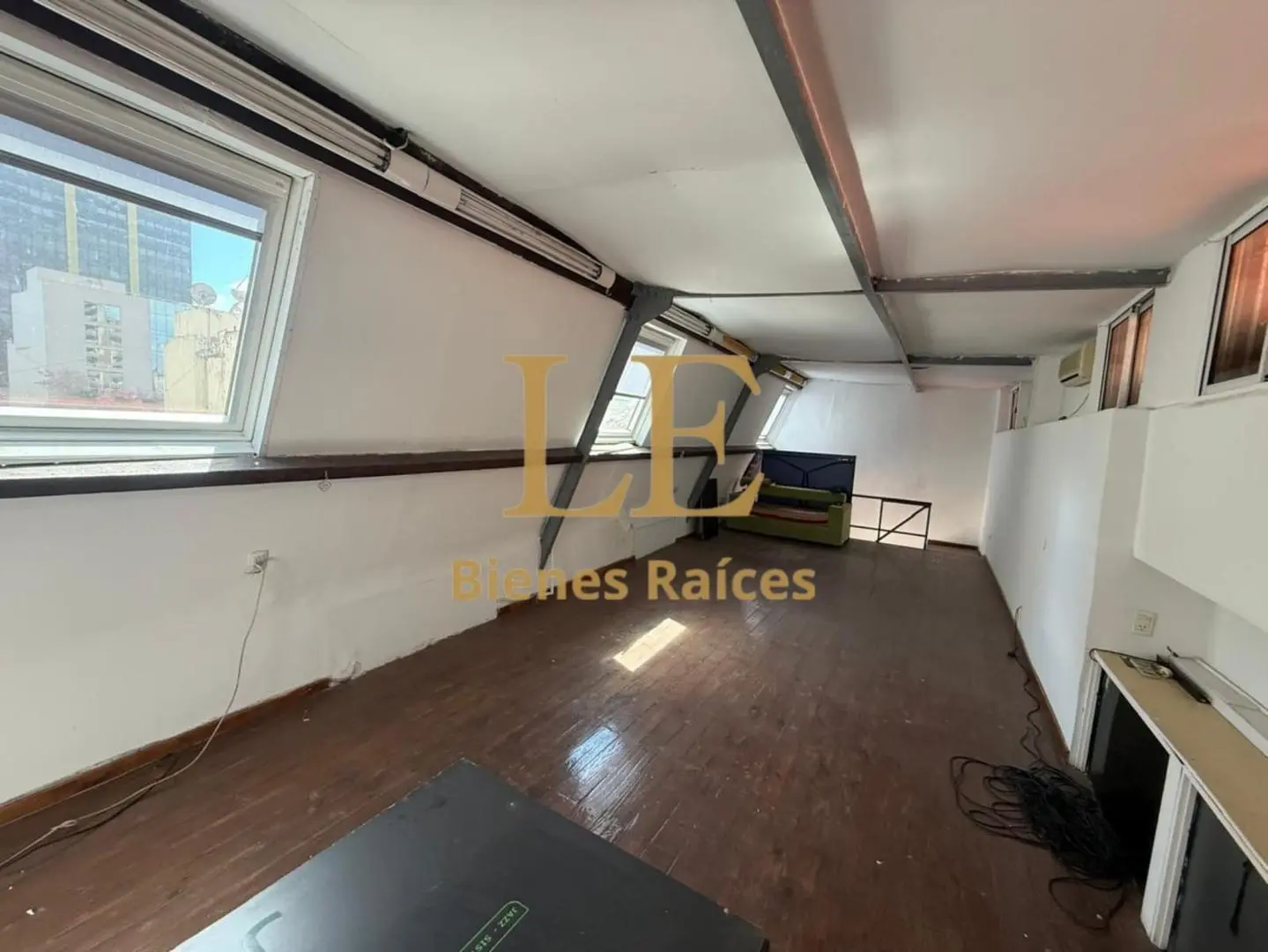 Venta Oficina en Monserrat 3
