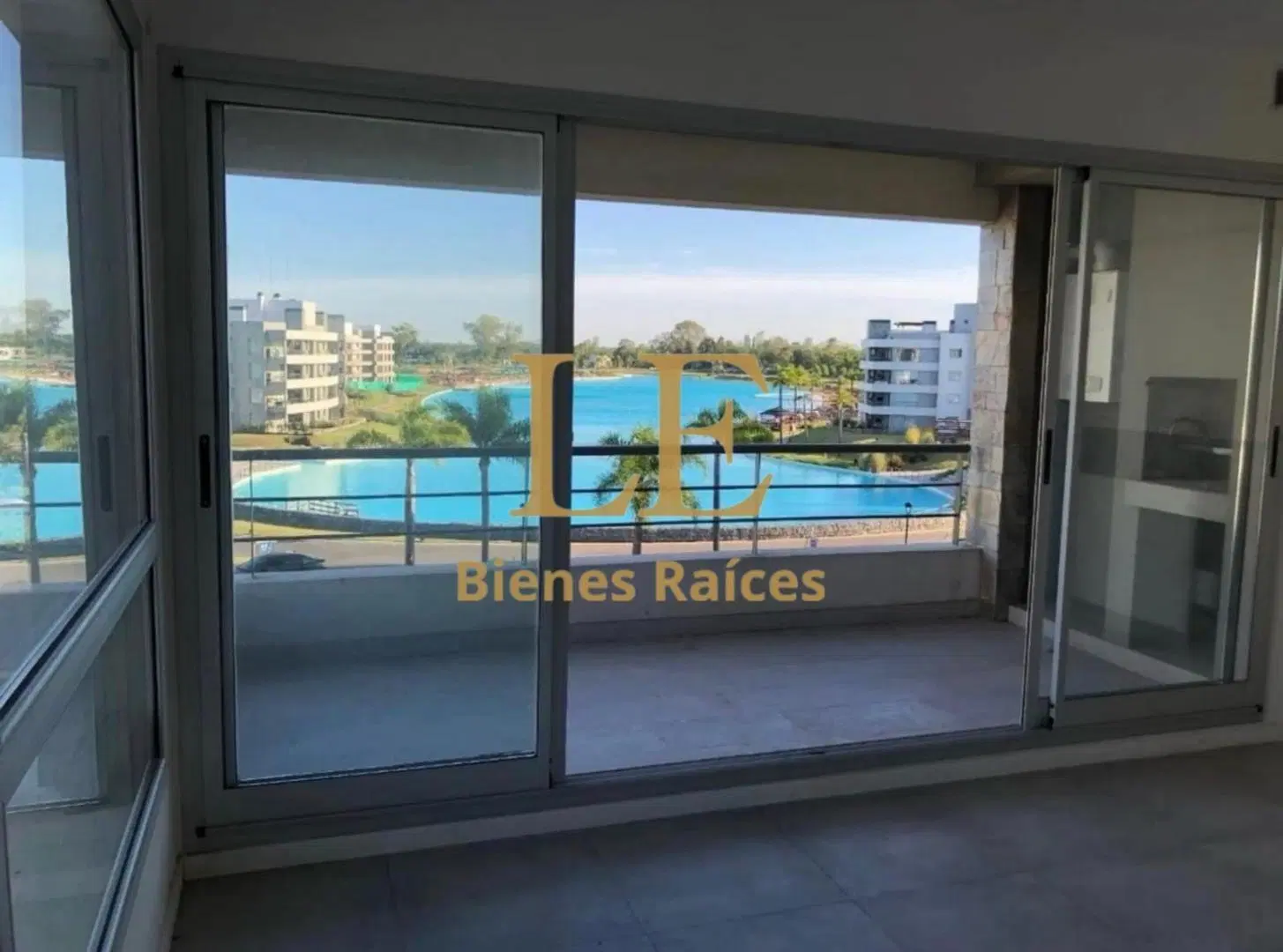 DEPTO DE 3 AMB , VISTA A LA LAGUNA . 3