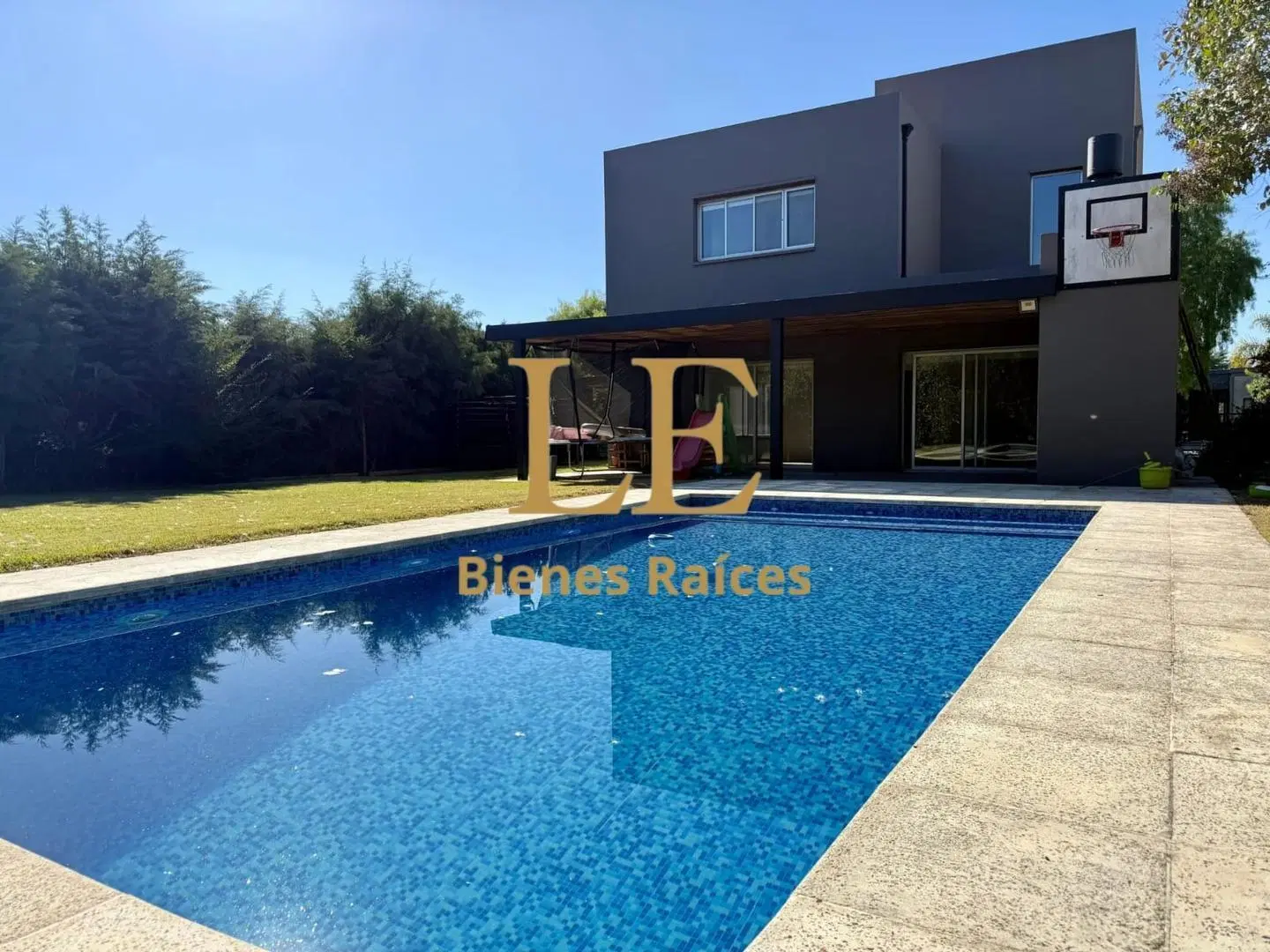 CASA EN VENTA EN VILLANUEVA SANTA CLARA 3