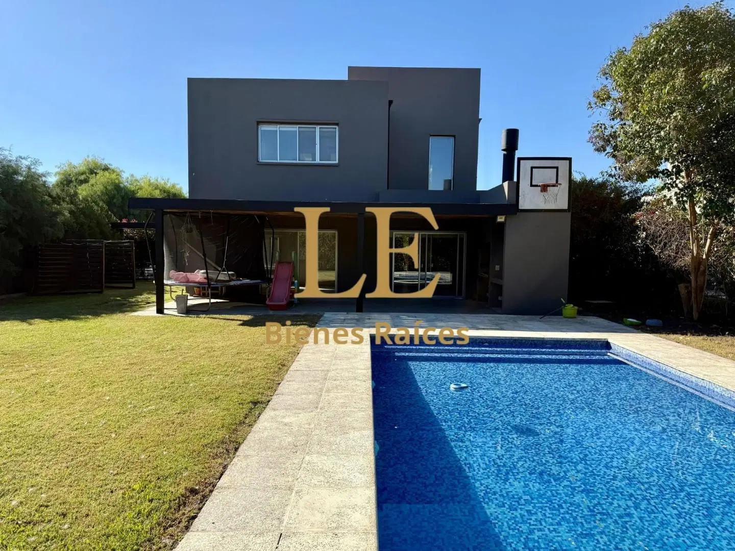 CASA EN VENTA EN VILLANUEVA SANTA CLARA 2