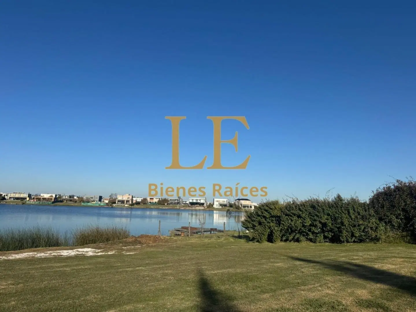 LOTE A LA LAGUNA EN EL NAUDIR 4