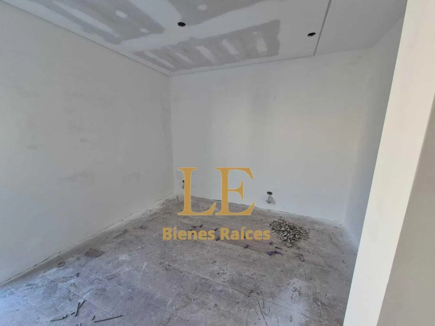 Venta de casa en Barrio Santa Elisa, Pilar del Este. Pilar 2
