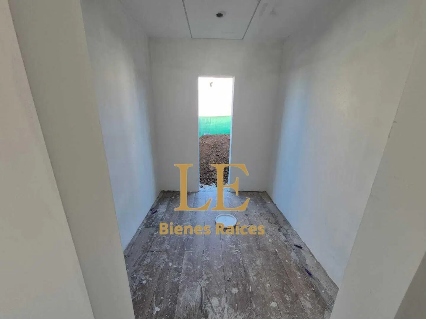 Venta de casa en Barrio Santa Elisa, Pilar del Este. Pilar 8