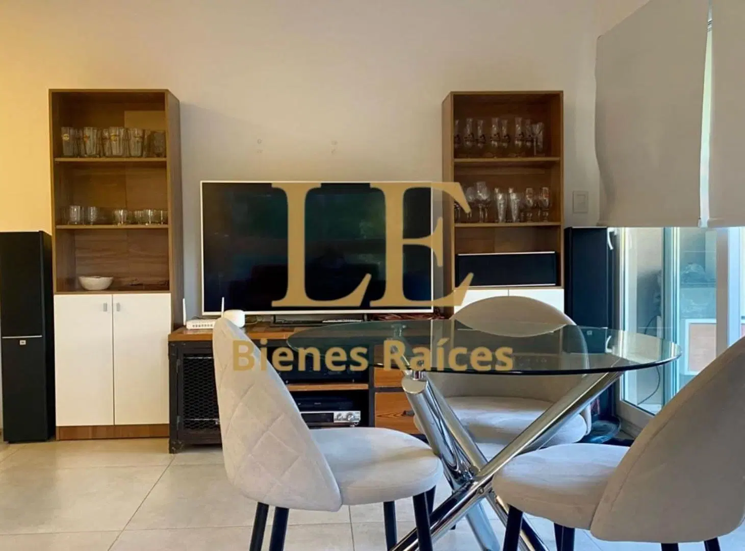 Venta Departamento 4 ambientes con cochera 4