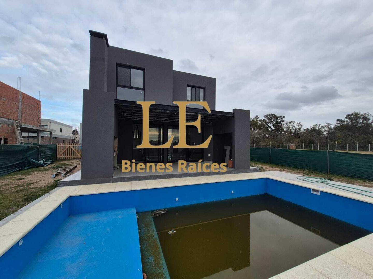 Venta casa a estrenar en Barrio Santa Sofía, Pilar del Este