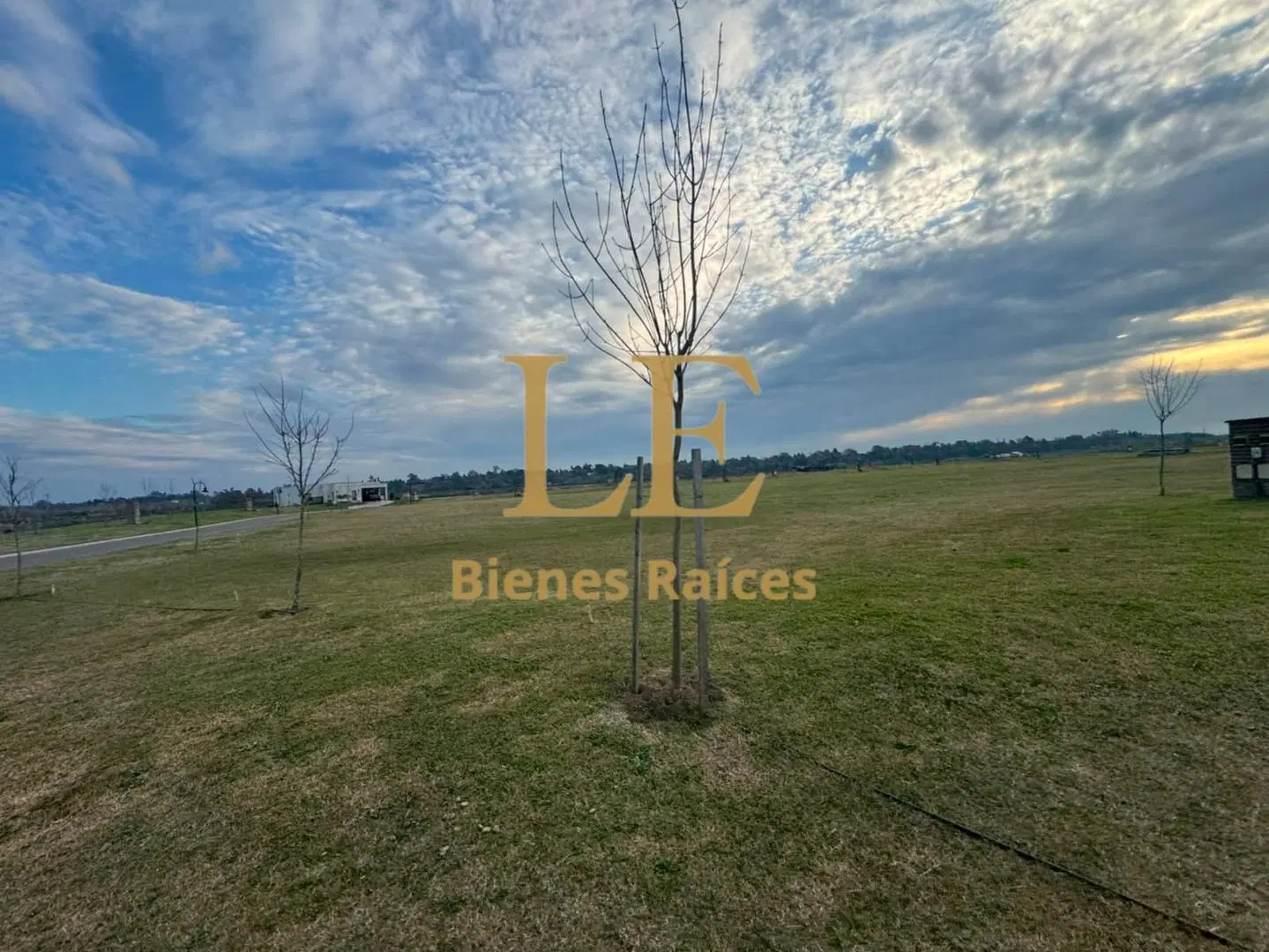 VENTA LOTE AL RIO EN EL NAUDIR 5
