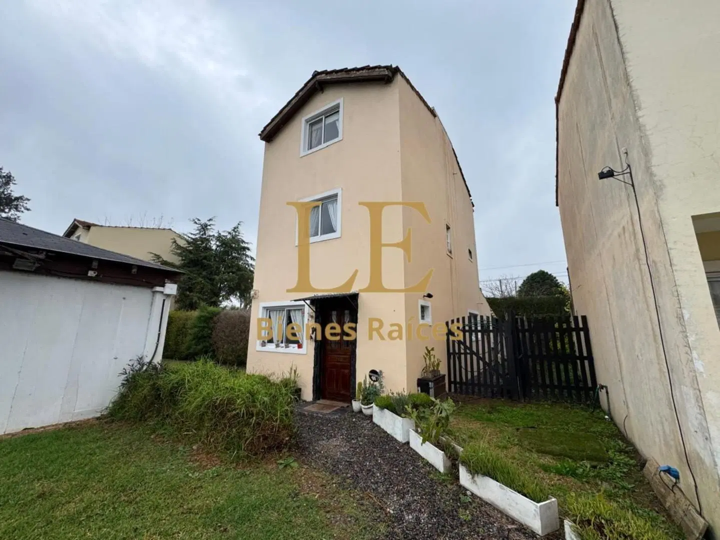 Venta Casa triplex en Jardines de Escobar 3