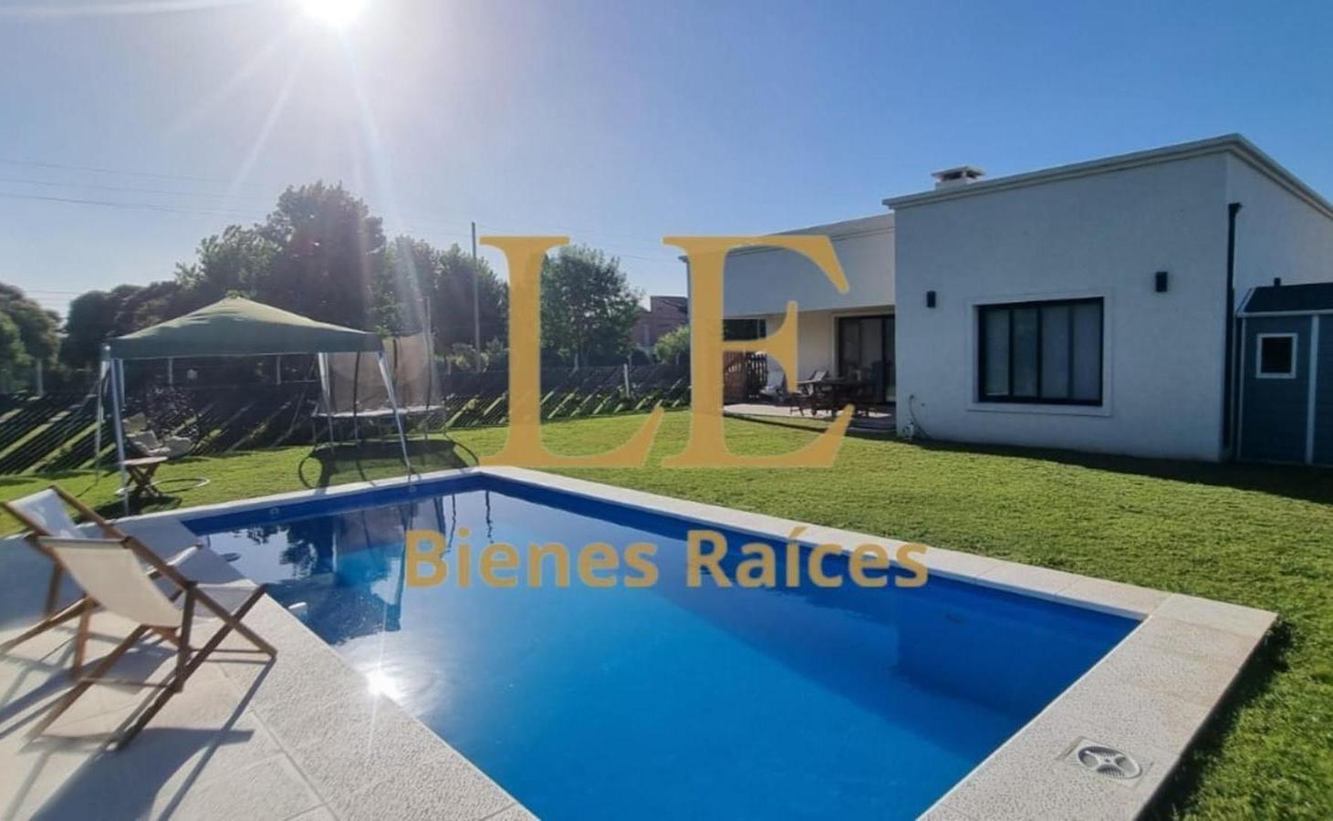 Venta Casa Santa Elisa - Pilar del Este
