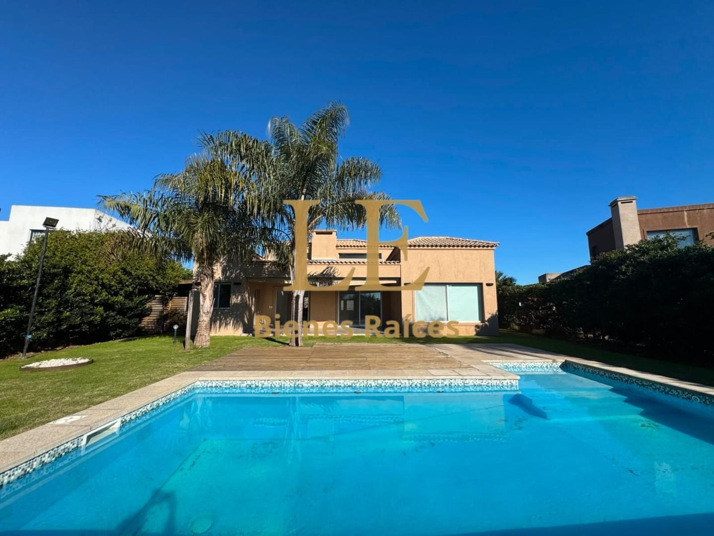 ALQUILER CASA CON PILETA Y MUELLE AL RÍO