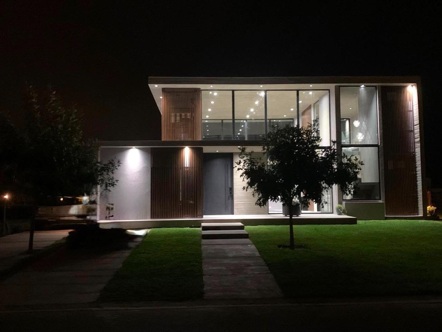 CASA A LA VENTA EN EL NAUDIR A LA LAGUNA