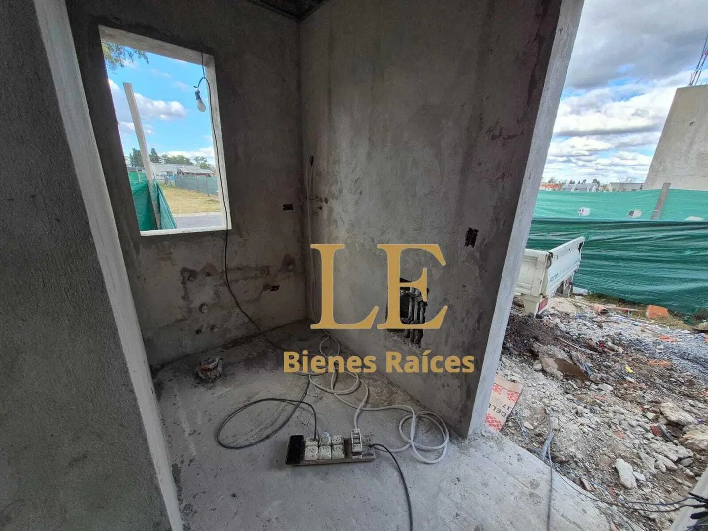 Venta casa en Barrio Santa Sofía, Pilar del este 5