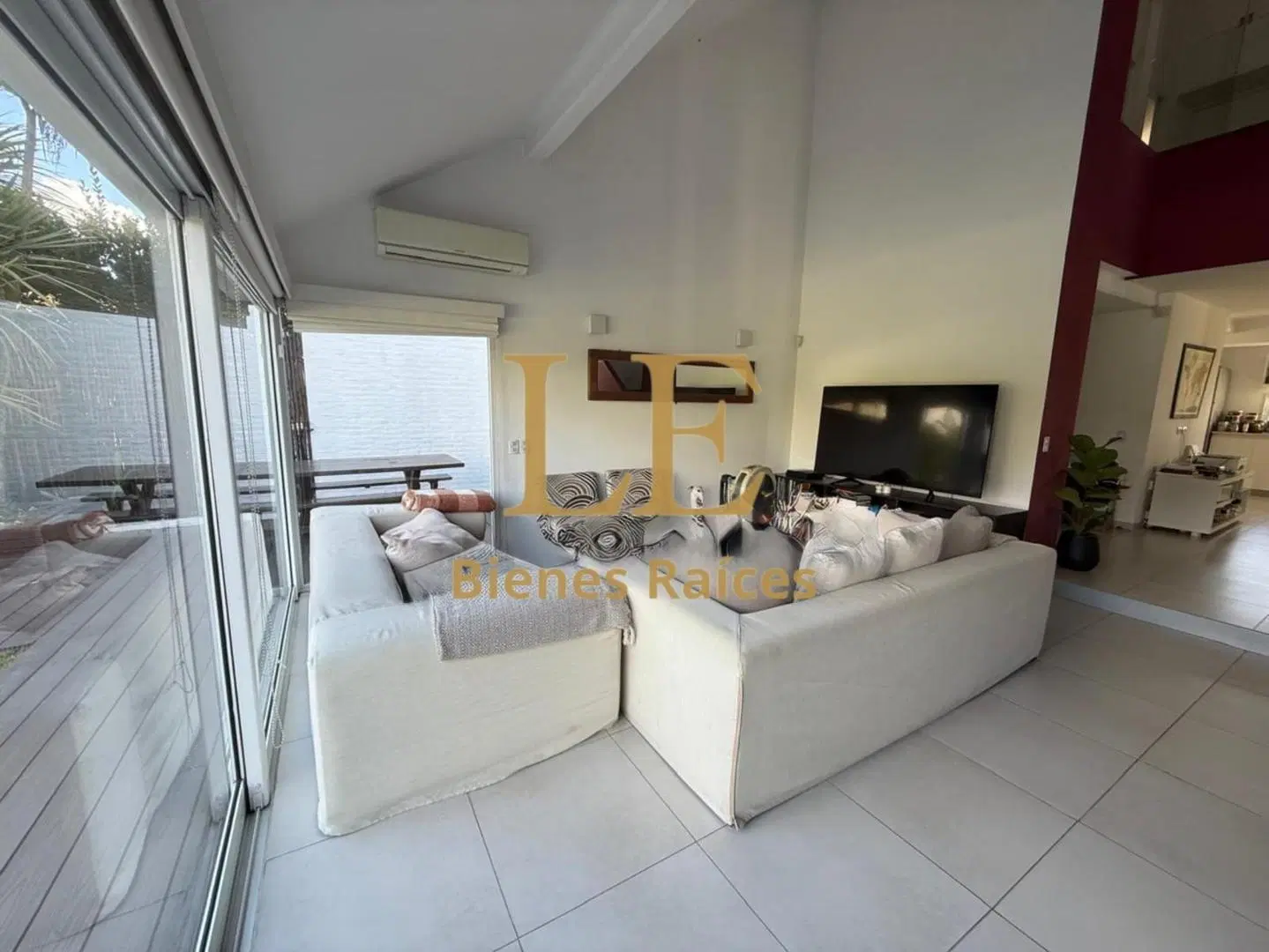 Venta Casa en Aranjuez Country Club APTO CREDITO 5