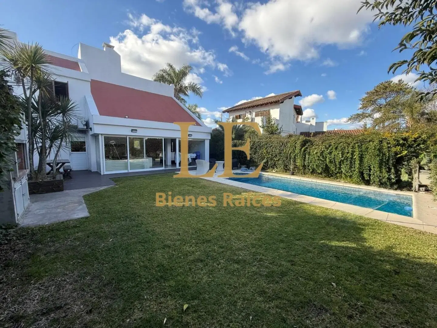 Venta Casa en Aranjuez Country Club APTO CREDITO 2