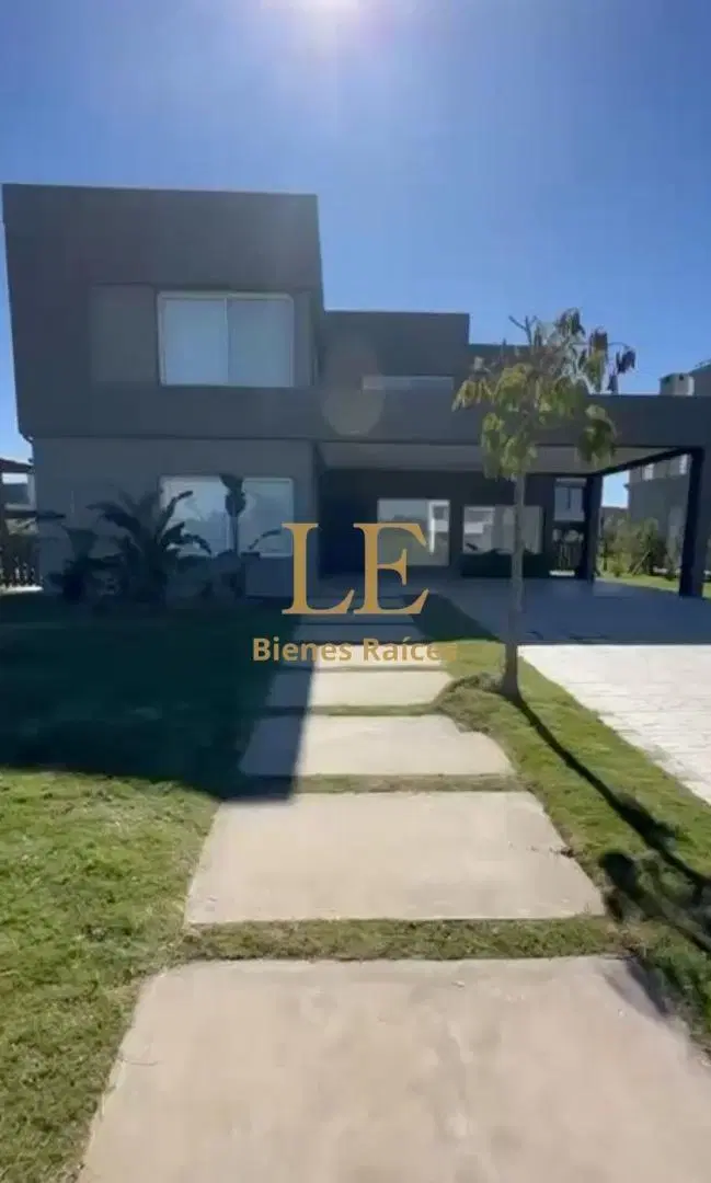 Venta de Casa Puertos del Lago ACACIAS 5