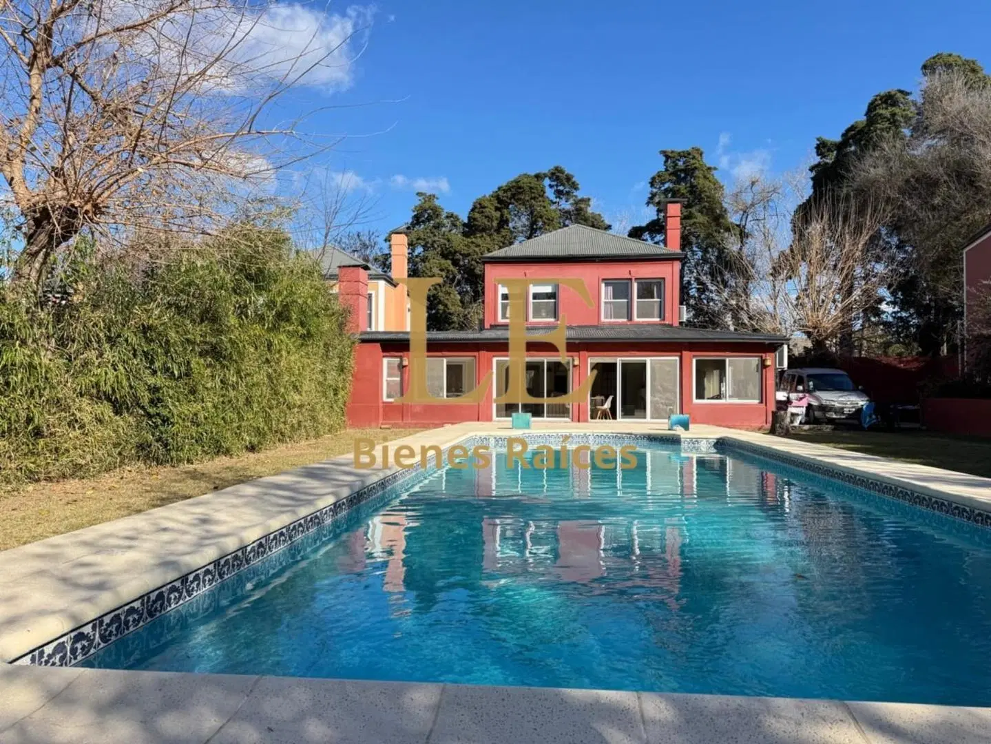 VENTA CASA CON PILETA , CASITAS DEL BOSQUE , SEPTIEMBRE . 4
