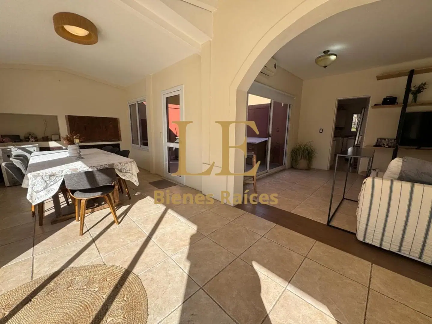 VENTA CASA CON PILETA , CASITAS DEL BOSQUE , SEPTIEMBRE . 1