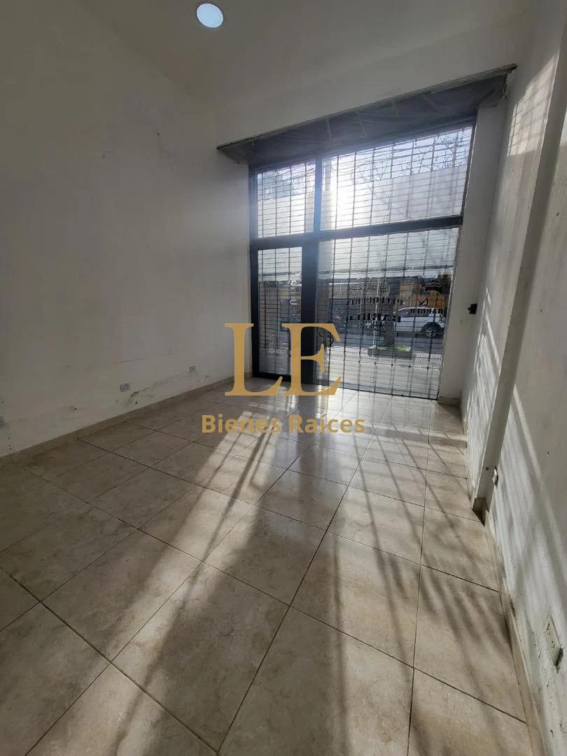 Foto de Venta de Local con cochera en Spadaccini Escobar, imagen 4