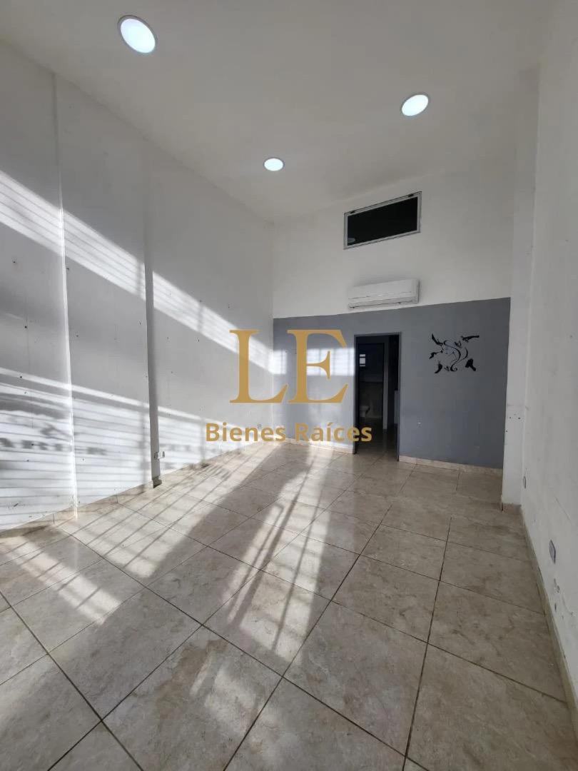 Foto de Venta de Local con cochera en Spadaccini Escobar, imagen 5