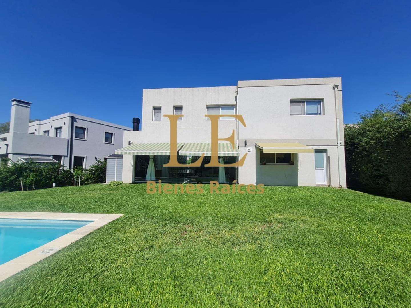 Foto de CASA EN VENTA BARRIO SANTA GUADALUPE PILAR DEL ESTE., imagen 3