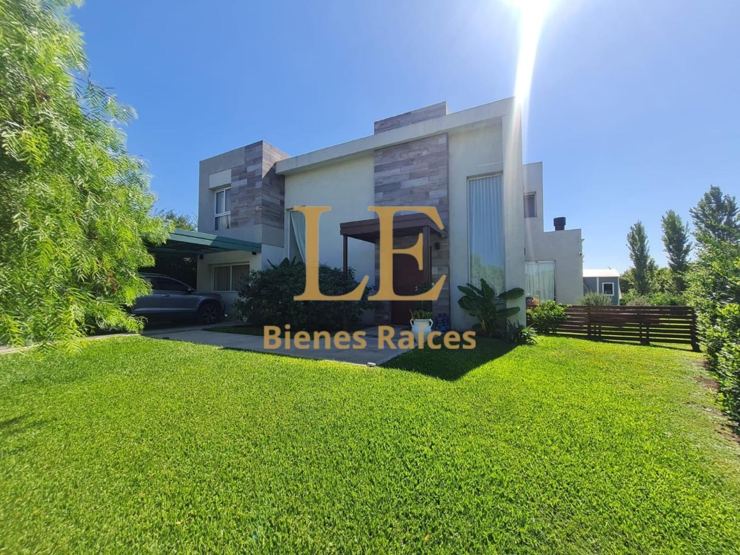 CASA EN VENTA BARRIO SANTA GUADALUPE PILAR DEL ESTE.