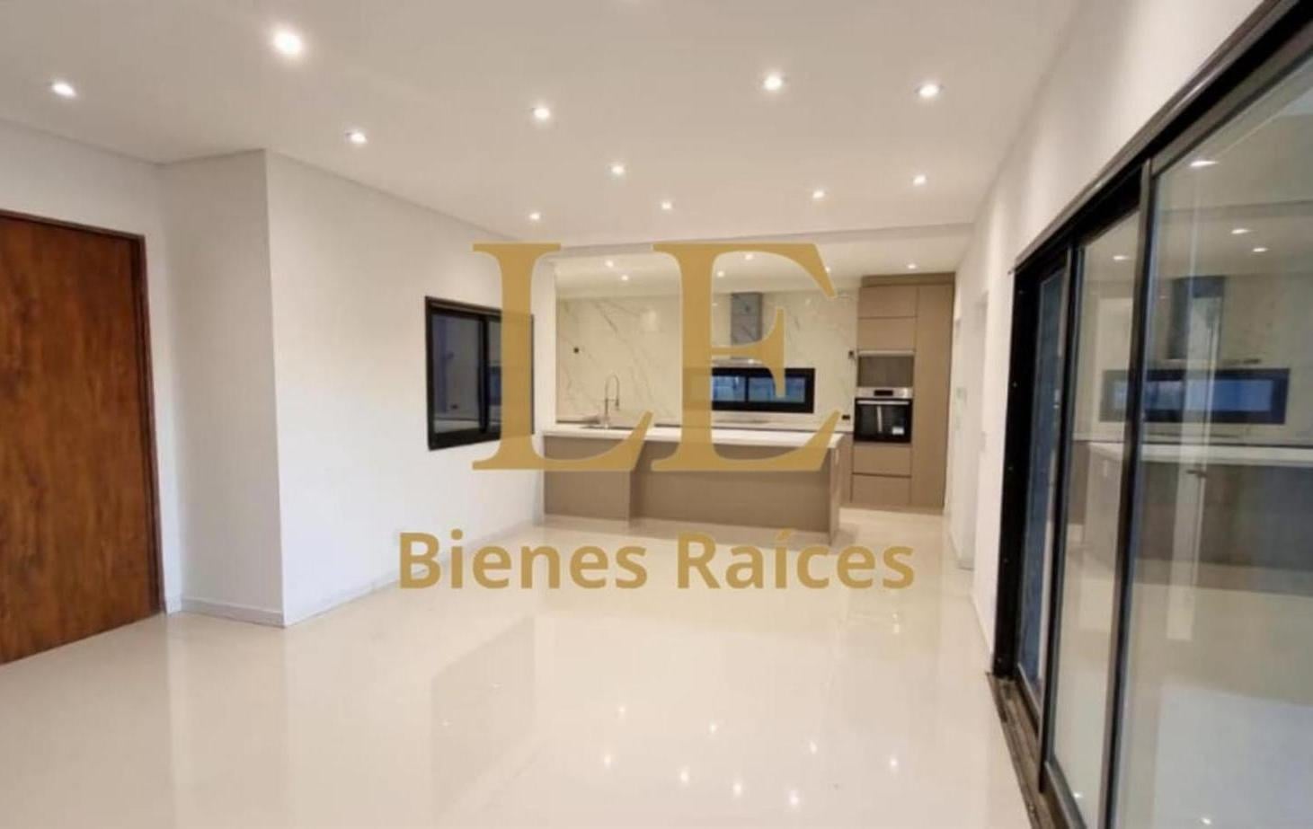Foto de Venta Casa San Sebastian, imagen 2