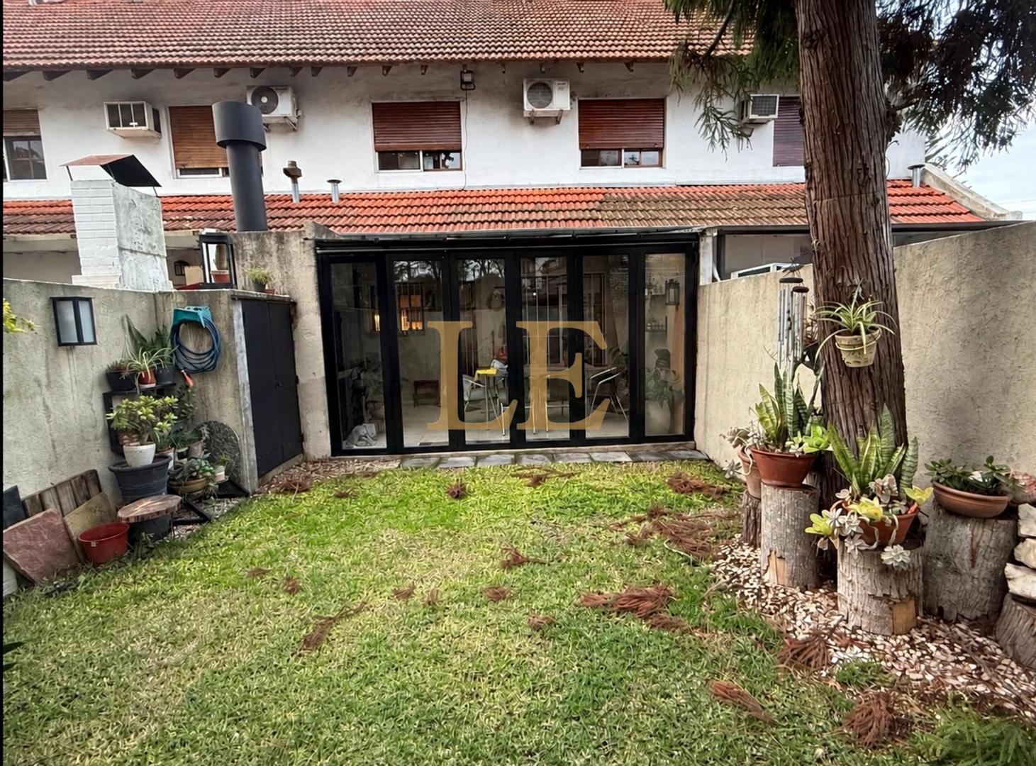 Foto de Venta de Triplex Villa Adelina con cochera y jardín., imagen 3